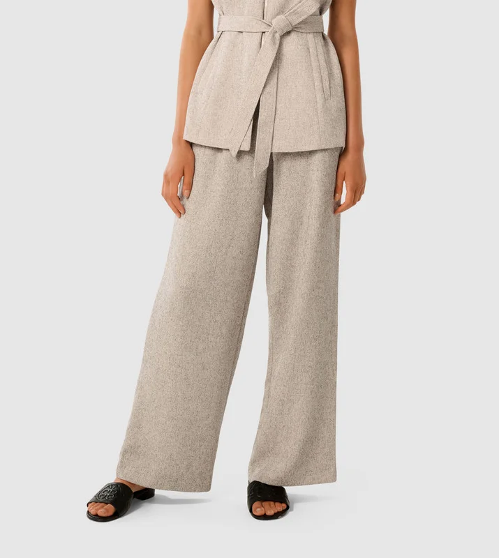 forever new  Jackie Textured Wide Leg Pant for Women | Best Price UAE